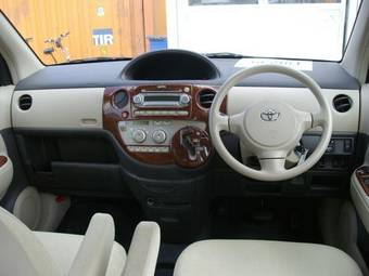 2005 Toyota Sienta Pictures