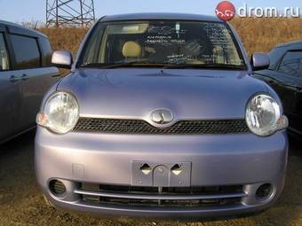 2005 Toyota Sienta Pictures