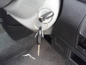 2005 Toyota Sienta Pics