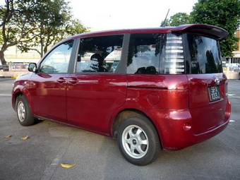 2005 Toyota Sienta Pics