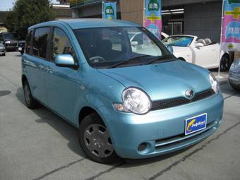 2006 Toyota Sienta Photos