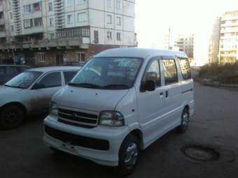 2003 Toyota Sparky Photos