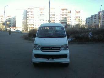 2003 Toyota Sparky Pictures