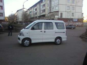 2003 Toyota Sparky Photos