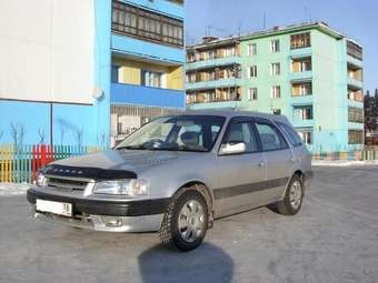 2000 Toyota Sprinter Carib Photos