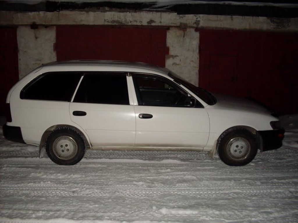 2000 Toyota Sprinter Van