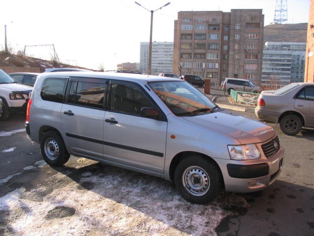 2002 Toyota Succeed
