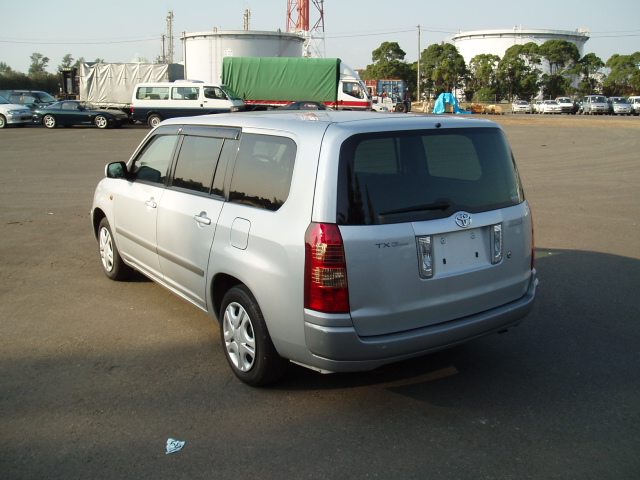 2002 Toyota Succeed Photos