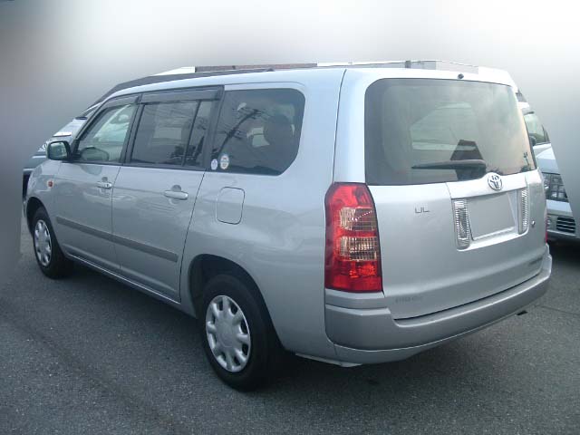 2002 Toyota Succeed Photos