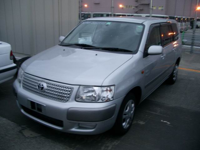 2002 Toyota Succeed Photos