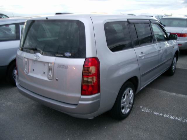 2002 Toyota Succeed Photos