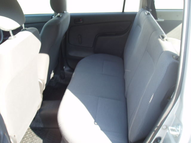 2002 Toyota Succeed Pictures