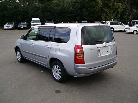 2002 Toyota Succeed Photos