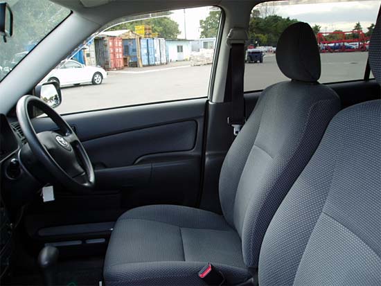 2002 Toyota Succeed Photos