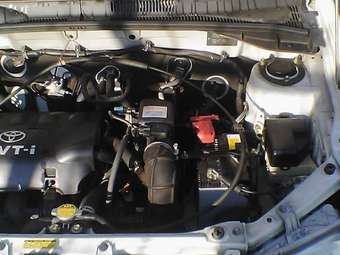 2002 Toyota Succeed Images