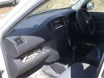 2002 Toyota Succeed Pictures
