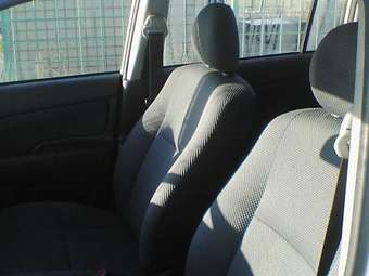 2002 Toyota Succeed Pictures