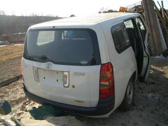2002 Toyota Succeed Photos