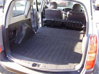 2002 Toyota Succeed Photos