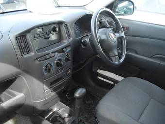 2002 Toyota Succeed Pictures