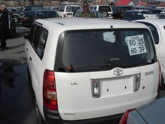 2002 Toyota Succeed Pics