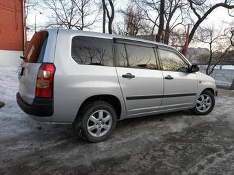 2002 Toyota Succeed Photos