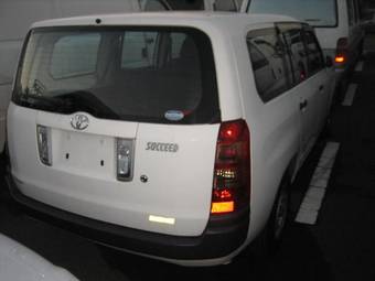 2002 Toyota Succeed Pictures