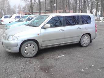 2002 Toyota Succeed Images