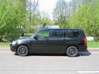2002 Toyota Succeed Photos