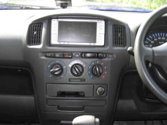 2002 Toyota Succeed Images
