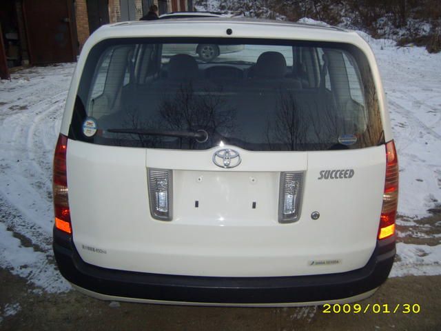 2003 Toyota Succeed