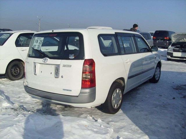 2003 Toyota Succeed