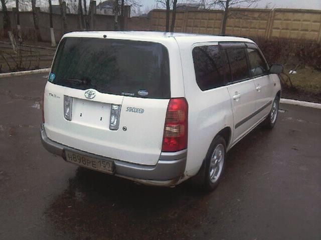2003 Toyota Succeed