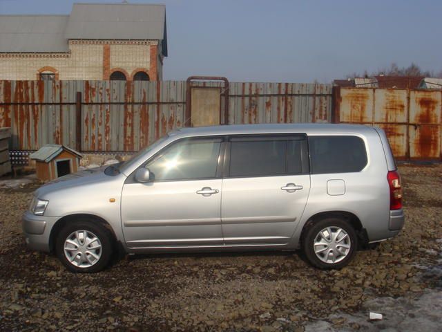 2003 Toyota Succeed