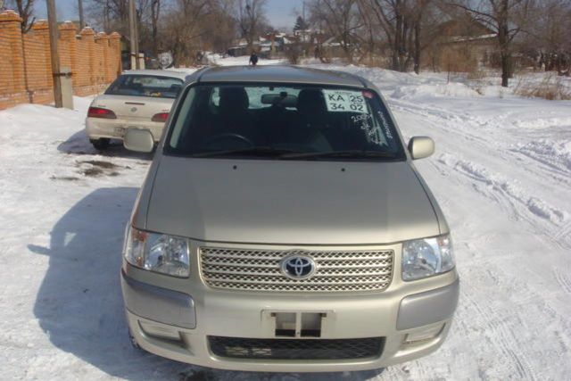 2003 Toyota Succeed