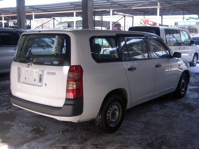 2003 Toyota Succeed