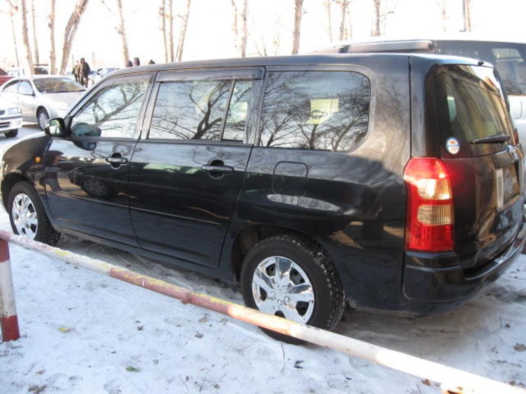 2003 Toyota Succeed