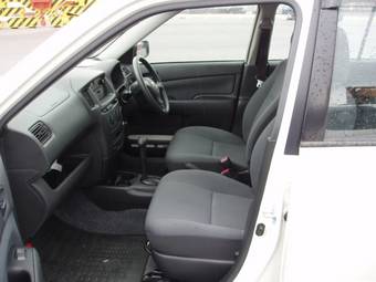 2003 Toyota Succeed Photos