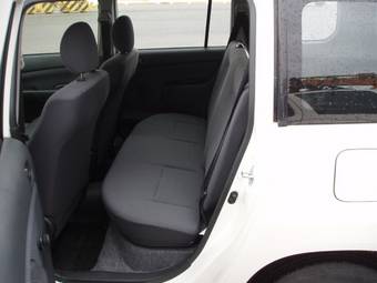 2003 Toyota Succeed Pictures