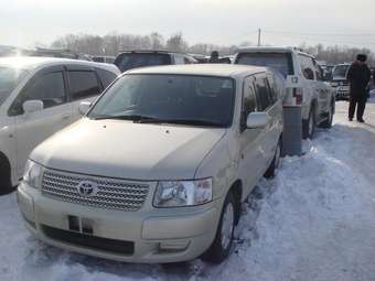 2003 Toyota Succeed Photos