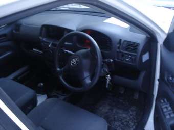 2003 Toyota Succeed Pictures