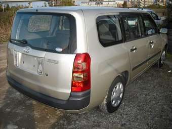 2003 Toyota Succeed Pictures