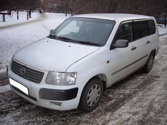 2003 Toyota Succeed Pictures