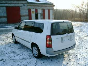 2003 Toyota Succeed Images