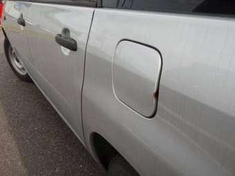 2003 Toyota Succeed Photos