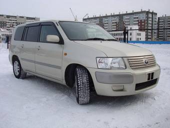 2003 Toyota Succeed Pictures