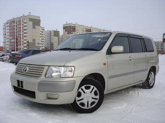 2003 Toyota Succeed Photos