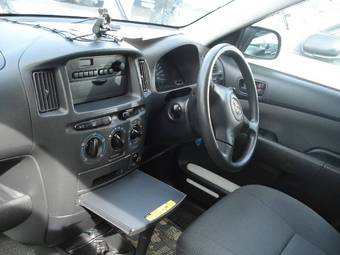 2003 Toyota Succeed Pics