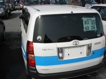 2003 Toyota Succeed Pictures