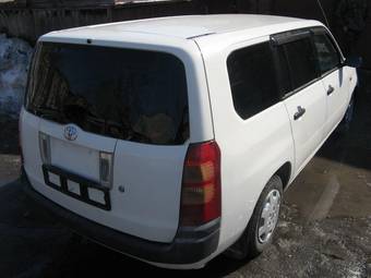 2003 Toyota Succeed Photos